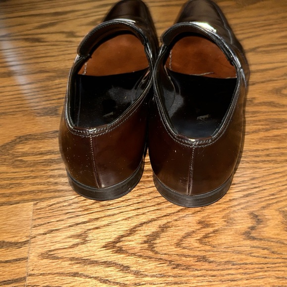 Only worn 4 times. Italian Prada mens 9, which is 10 US size - Picture 2 of 5